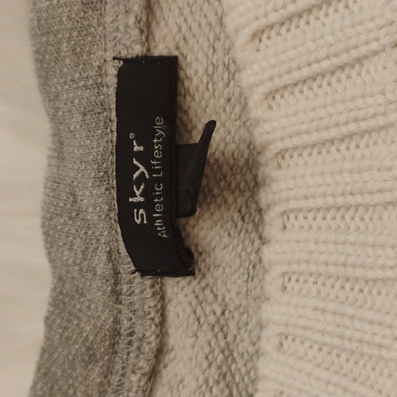 Skye Sweater - Picture 3 of 6